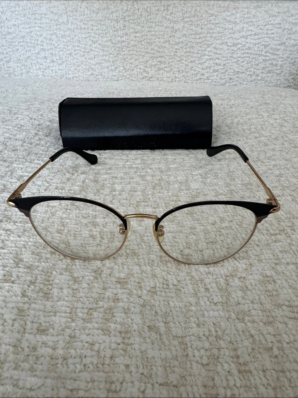 Kio Yamato Women's Gold & Black Round Metal Frame Eyeglasses